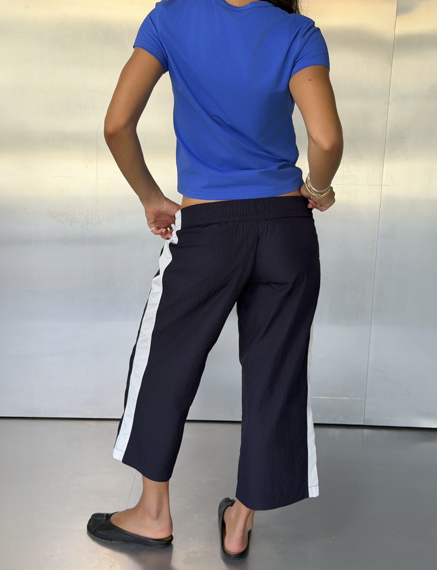 SOPHIA WINDBREAKER CAPRI - NAVY AND WHITE - Image 6
