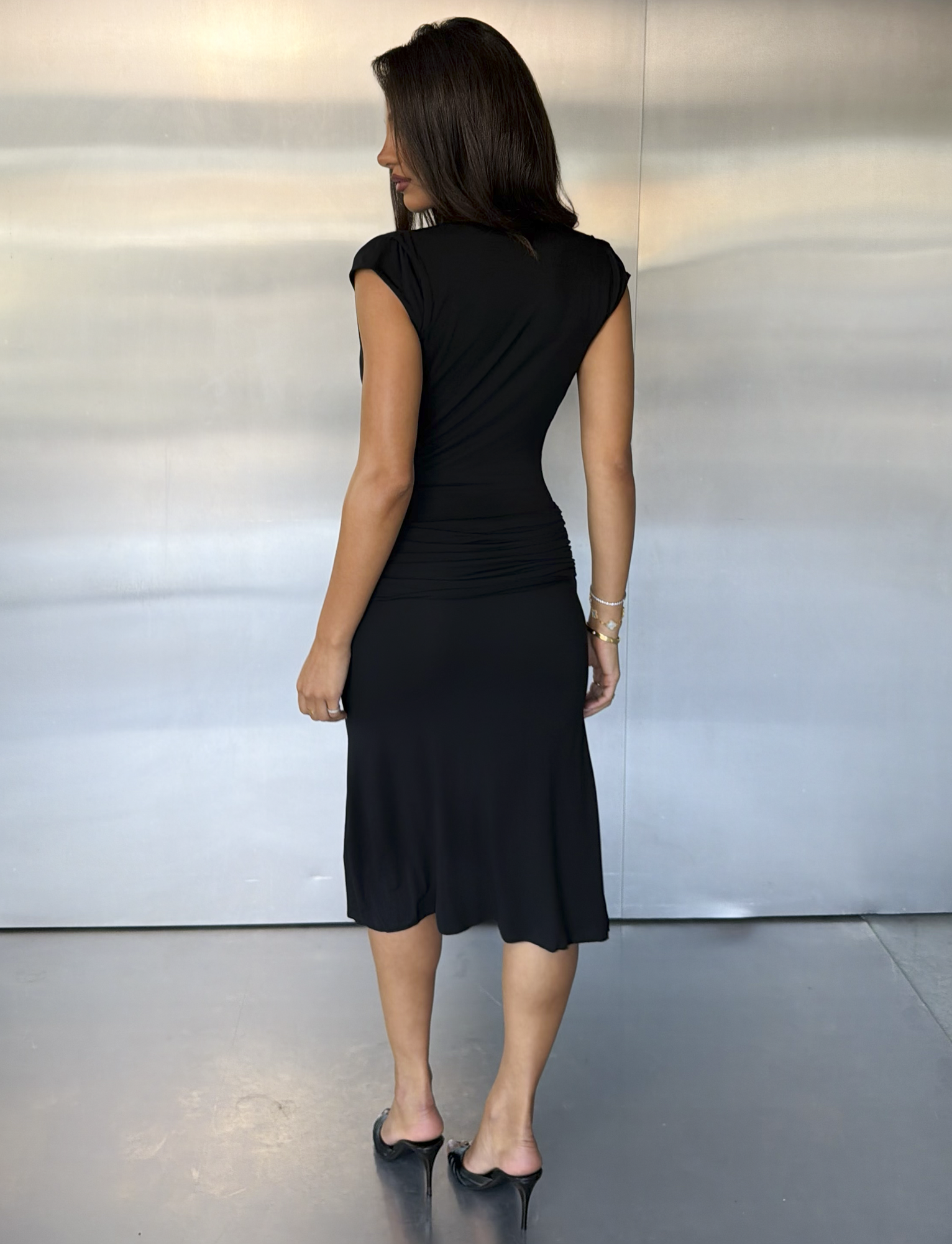 ARIELLA PLUNGE MIDI DRESS - BLACK - Image 4