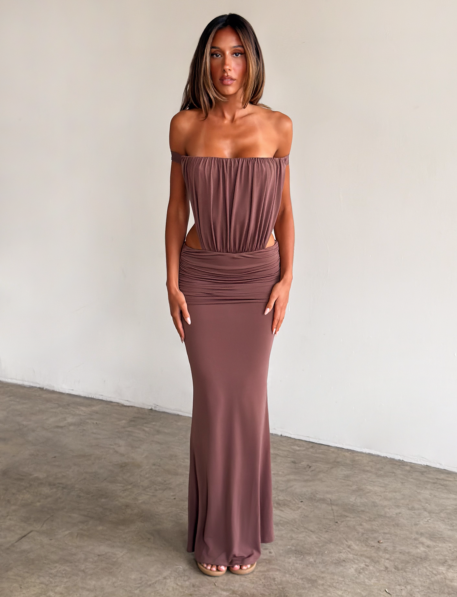 IOLLA STRAPLESS MAXI DRESS - MOCHA - Image 3