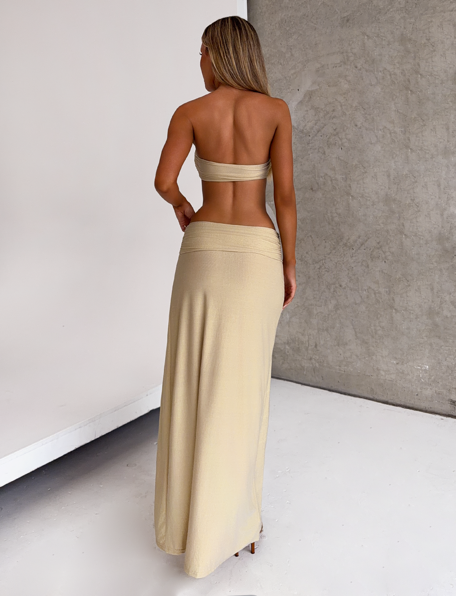KYNLEE 2.0 MAXI DRESS - GOLD - Image 6